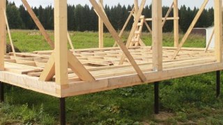 Сарай на винтовых сваях или хозблок на сваях Лесной цена от 2539 руб. / шт.